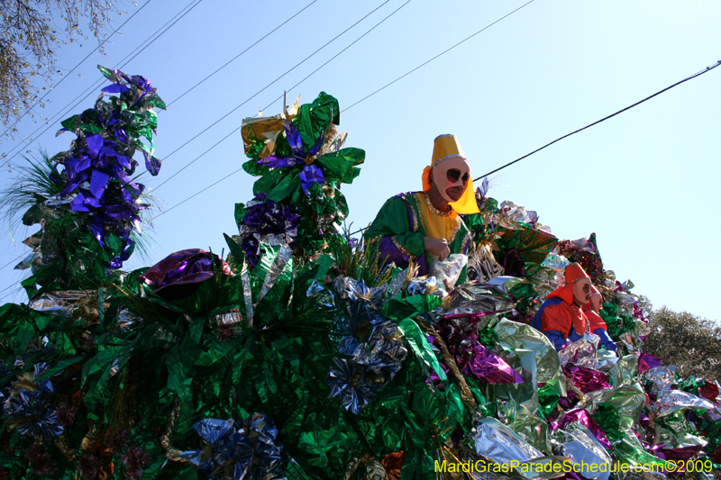 2009-Krewe-of-Mid-City-presents-Parrotheads-in-Paradise-Mardi-Gras-New-Orleans-0325