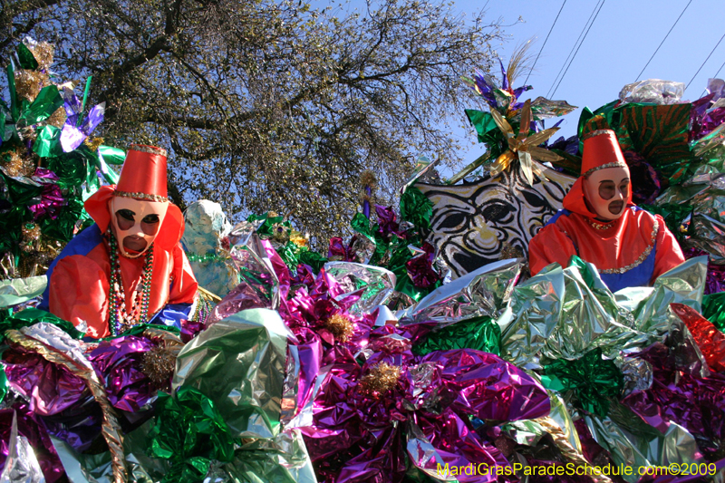 2009-Krewe-of-Mid-City-presents-Parrotheads-in-Paradise-Mardi-Gras-New-Orleans-0328