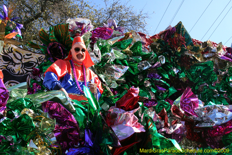 2009-Krewe-of-Mid-City-presents-Parrotheads-in-Paradise-Mardi-Gras-New-Orleans-0330