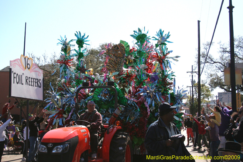 2009-Krewe-of-Mid-City-presents-Parrotheads-in-Paradise-Mardi-Gras-New-Orleans-0341