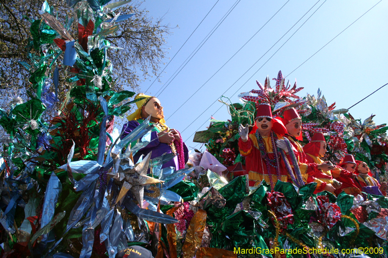 2009-Krewe-of-Mid-City-presents-Parrotheads-in-Paradise-Mardi-Gras-New-Orleans-0344