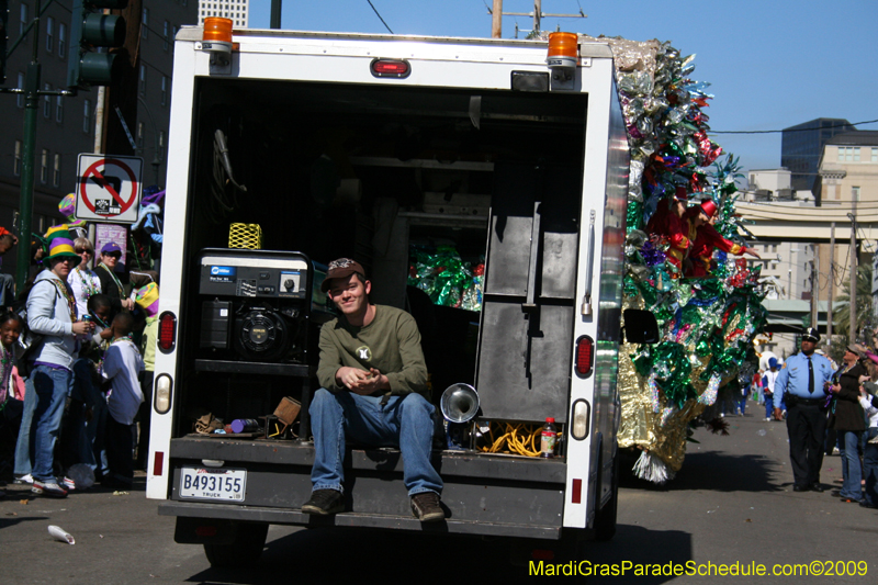 2009-Krewe-of-Mid-City-presents-Parrotheads-in-Paradise-Mardi-Gras-New-Orleans-0350a