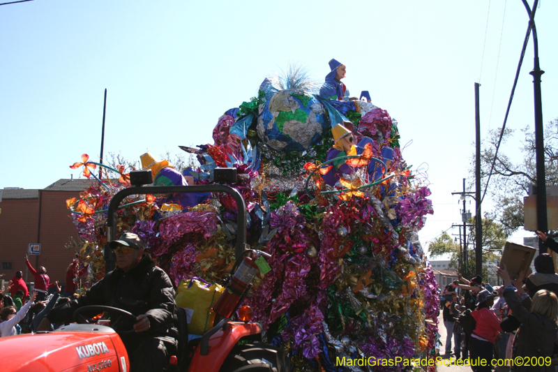 2009-Krewe-of-Mid-City-presents-Parrotheads-in-Paradise-Mardi-Gras-New-Orleans-0357