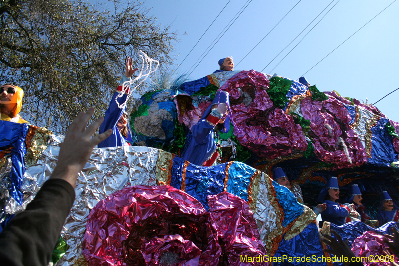 2009-Krewe-of-Mid-City-presents-Parrotheads-in-Paradise-Mardi-Gras-New-Orleans-0360