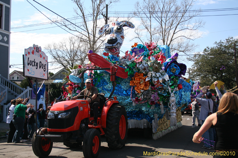 Krewe-of-Mid-City-2010-Mardi-Gras-New-Orleans-Carnival-9078