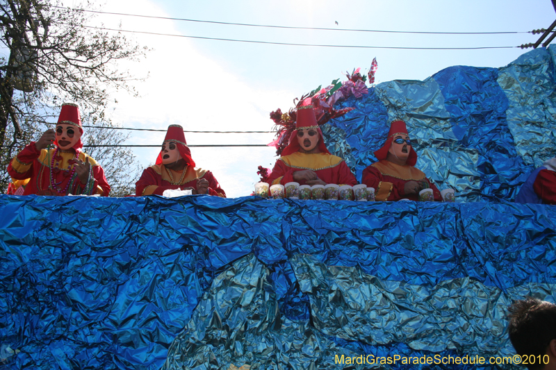 Krewe-of-Mid-City-2010-Mardi-Gras-New-Orleans-Carnival-9082