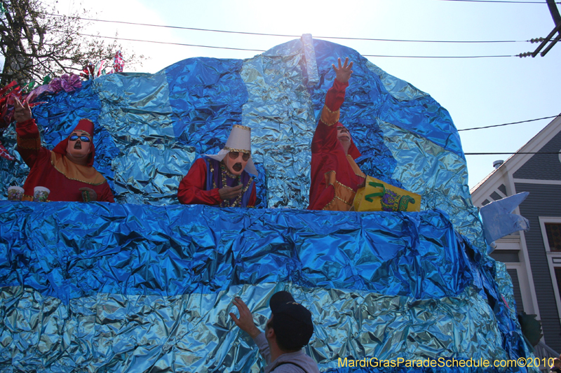 Krewe-of-Mid-City-2010-Mardi-Gras-New-Orleans-Carnival-9084