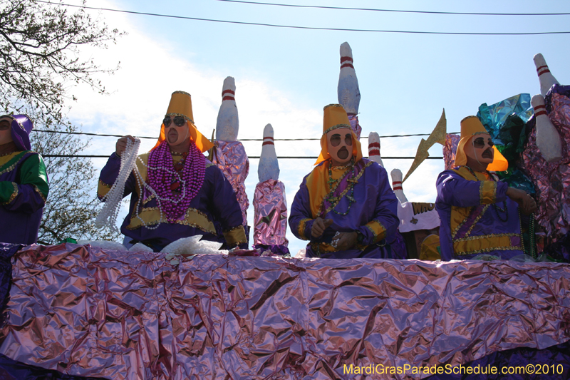 Krewe-of-Mid-City-2010-Mardi-Gras-New-Orleans-Carnival-9089