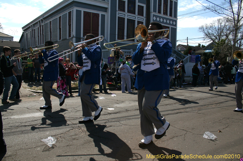 Krewe-of-Mid-City-2010-Mardi-Gras-New-Orleans-Carnival-9099