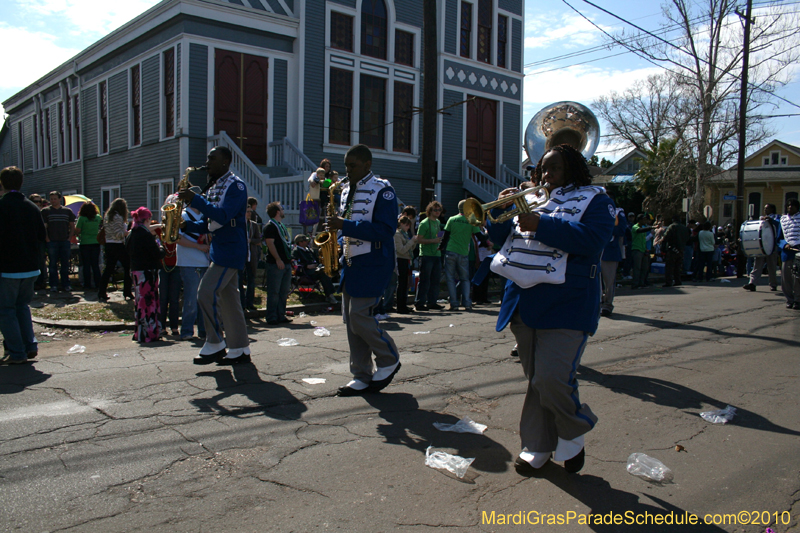 Krewe-of-Mid-City-2010-Mardi-Gras-New-Orleans-Carnival-9101