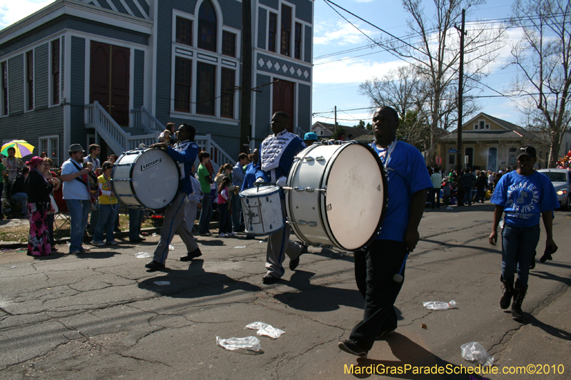 Krewe-of-Mid-City-2010-Mardi-Gras-New-Orleans-Carnival-9102