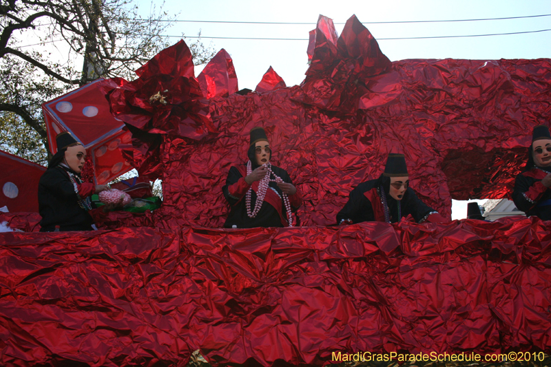 Krewe-of-Mid-City-2010-Mardi-Gras-New-Orleans-Carnival-9110