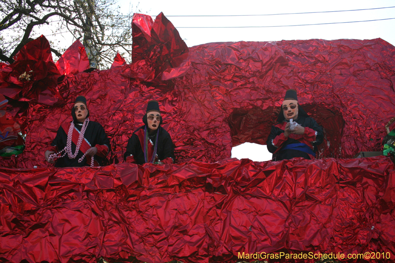 Krewe-of-Mid-City-2010-Mardi-Gras-New-Orleans-Carnival-9111