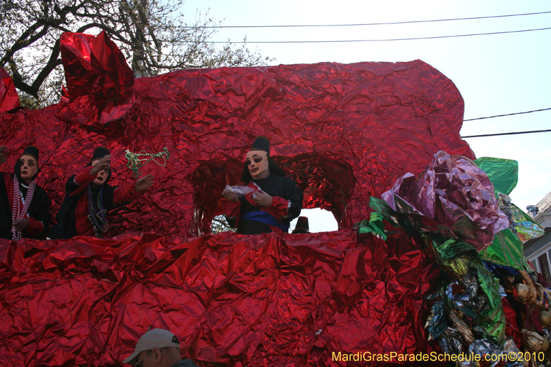 Krewe-of-Mid-City-2010-Mardi-Gras-New-Orleans-Carnival-9112