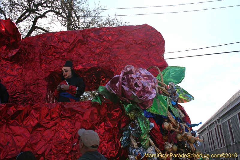 Krewe-of-Mid-City-2010-Mardi-Gras-New-Orleans-Carnival-9113