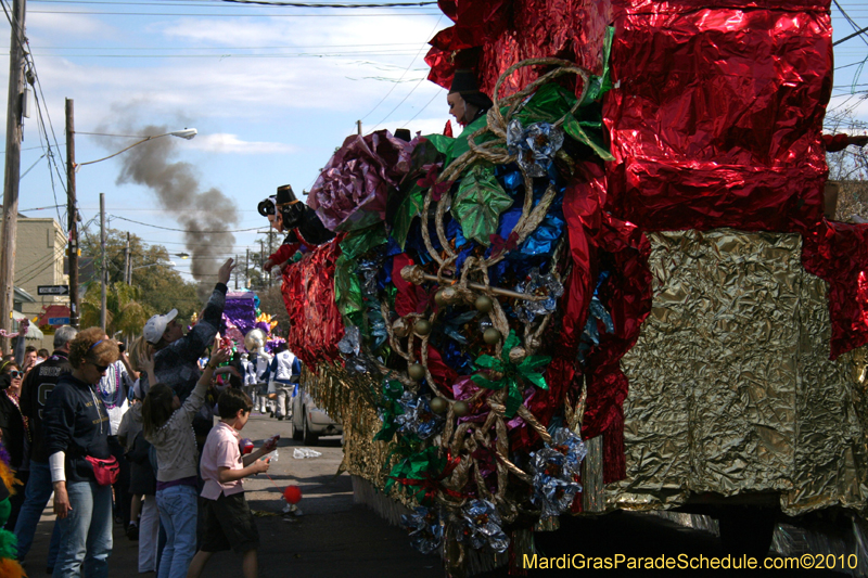 Krewe-of-Mid-City-2010-Mardi-Gras-New-Orleans-Carnival-9114a