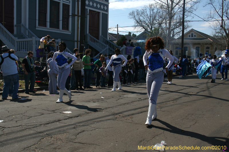 Krewe-of-Mid-City-2010-Mardi-Gras-New-Orleans-Carnival-9117