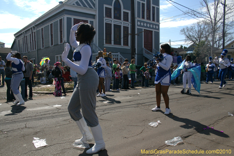 Krewe-of-Mid-City-2010-Mardi-Gras-New-Orleans-Carnival-9118