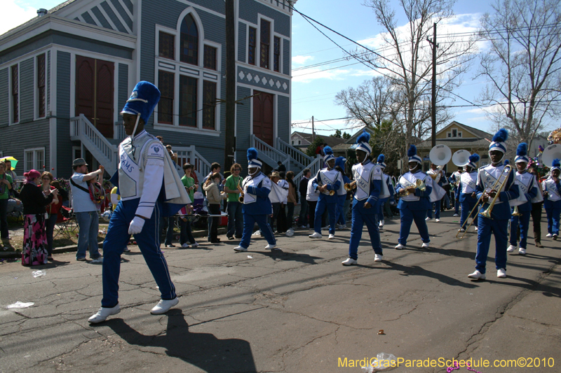 Krewe-of-Mid-City-2010-Mardi-Gras-New-Orleans-Carnival-9119