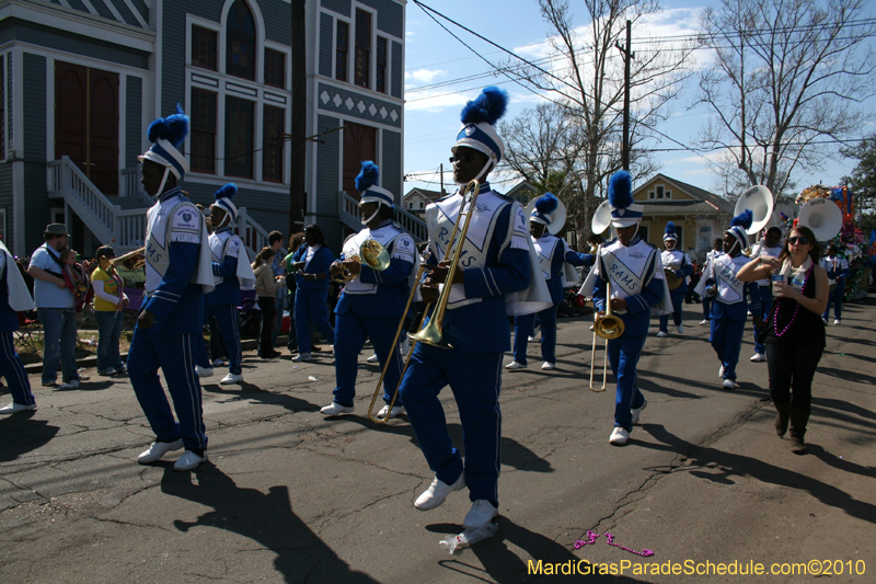 Krewe-of-Mid-City-2010-Mardi-Gras-New-Orleans-Carnival-9120