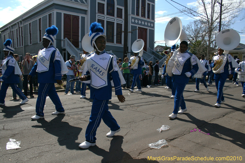 Krewe-of-Mid-City-2010-Mardi-Gras-New-Orleans-Carnival-9121