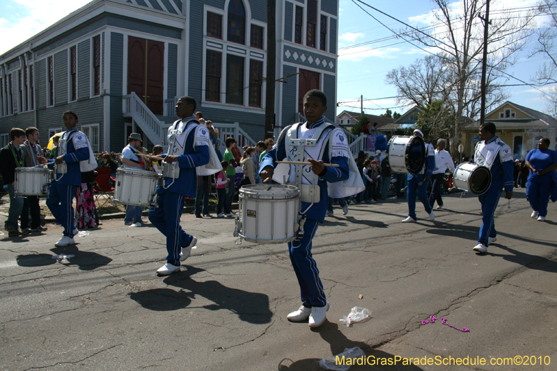 Krewe-of-Mid-City-2010-Mardi-Gras-New-Orleans-Carnival-9122