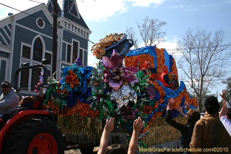 Krewe-of-Mid-City-2010-Mardi-Gras-New-Orleans-Carnival-9126