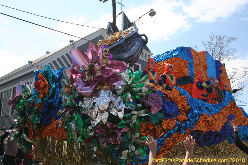 Krewe-of-Mid-City-2010-Mardi-Gras-New-Orleans-Carnival-9127