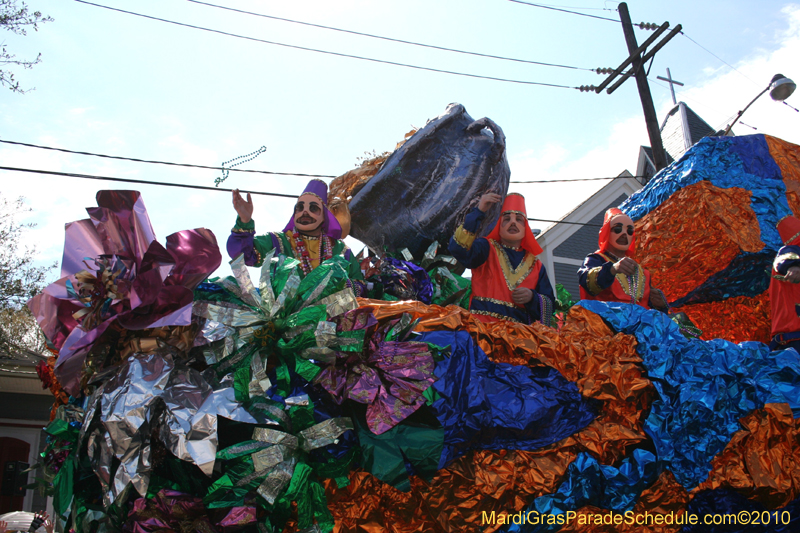 Krewe-of-Mid-City-2010-Mardi-Gras-New-Orleans-Carnival-9128