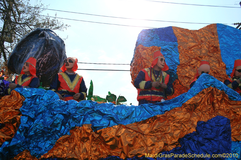 Krewe-of-Mid-City-2010-Mardi-Gras-New-Orleans-Carnival-9130