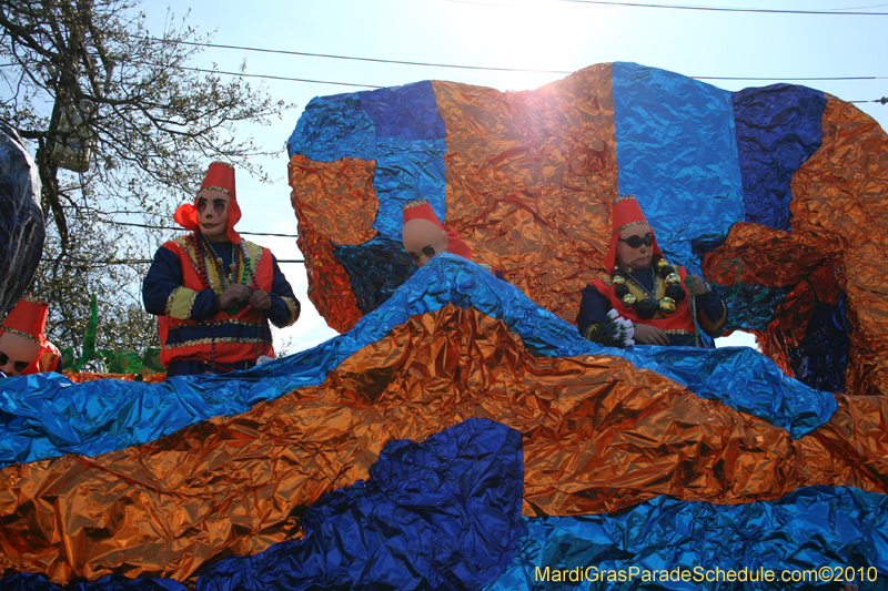 Krewe-of-Mid-City-2010-Mardi-Gras-New-Orleans-Carnival-9131