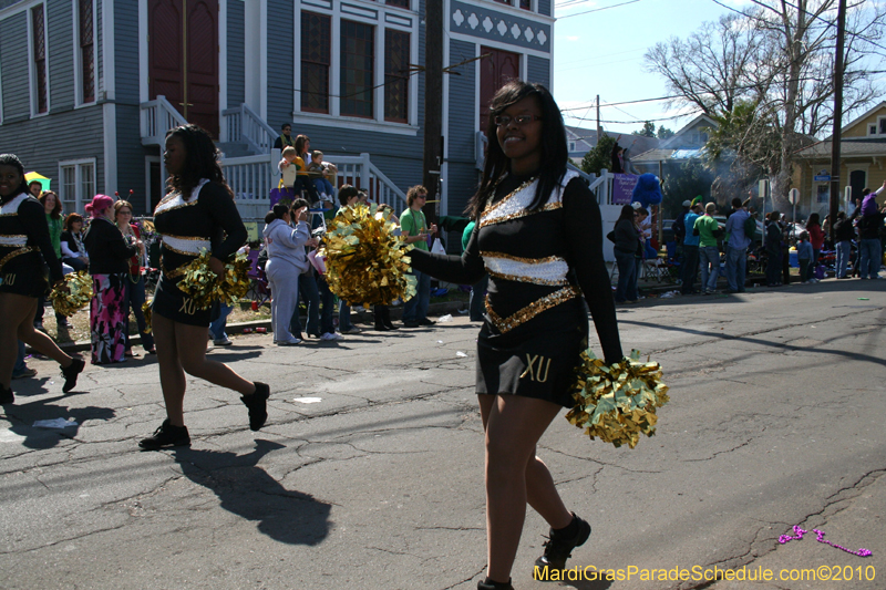 Krewe-of-Mid-City-2010-Mardi-Gras-New-Orleans-Carnival-9137