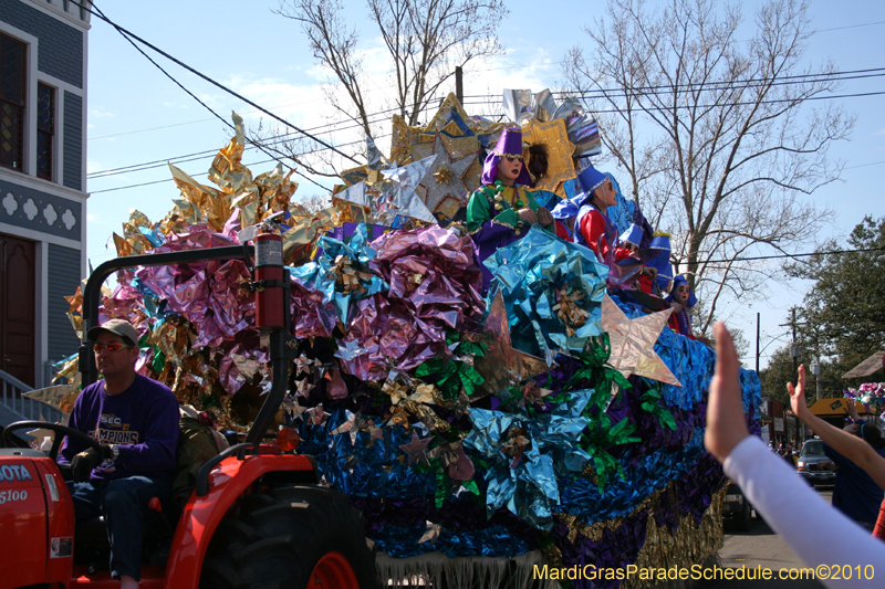 Krewe-of-Mid-City-2010-Mardi-Gras-New-Orleans-Carnival-9140