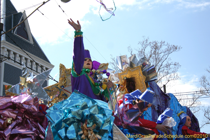 Krewe-of-Mid-City-2010-Mardi-Gras-New-Orleans-Carnival-9141