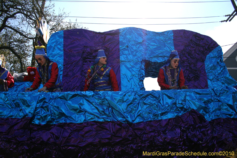 Krewe-of-Mid-City-2010-Mardi-Gras-New-Orleans-Carnival-9145