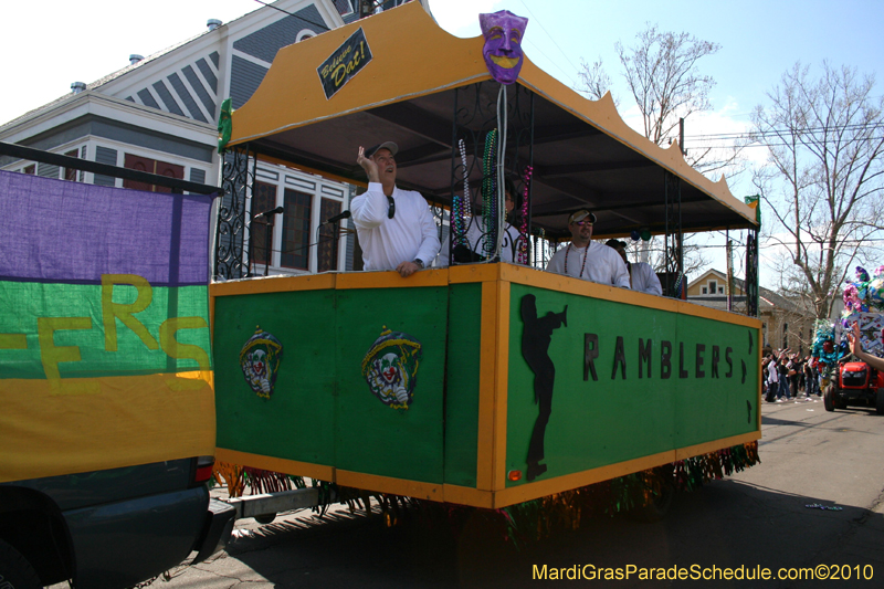 Krewe-of-Mid-City-2010-Mardi-Gras-New-Orleans-Carnival-9148