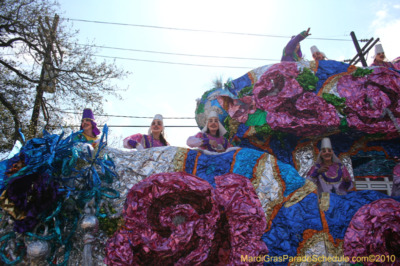 Krewe-of-Mid-City-2010-Mardi-Gras-New-Orleans-Carnival-9156