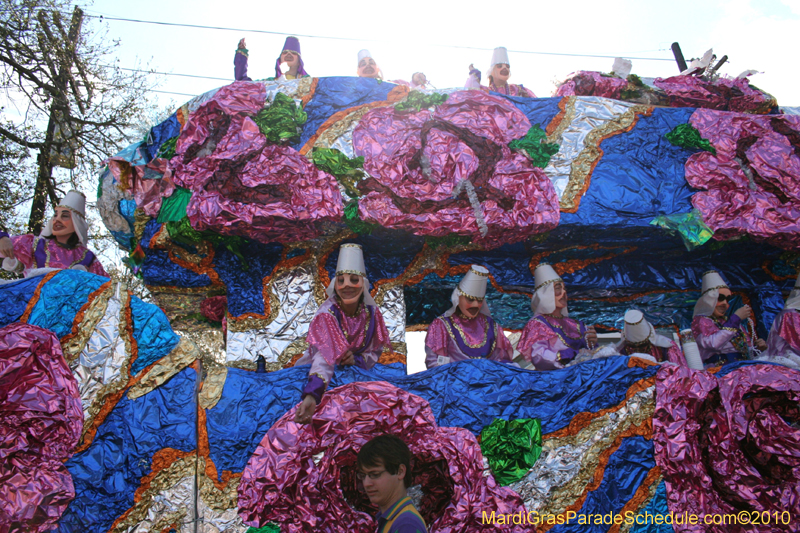 Krewe-of-Mid-City-2010-Mardi-Gras-New-Orleans-Carnival-9157