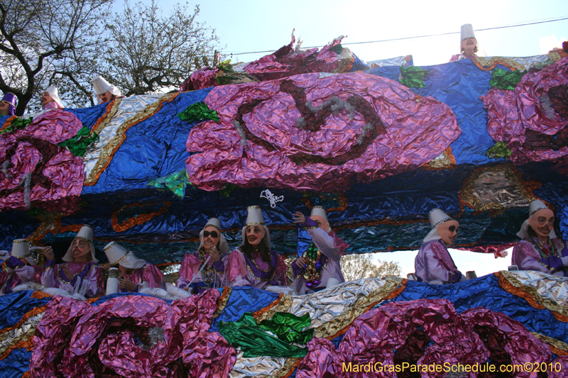 Krewe-of-Mid-City-2010-Mardi-Gras-New-Orleans-Carnival-9160