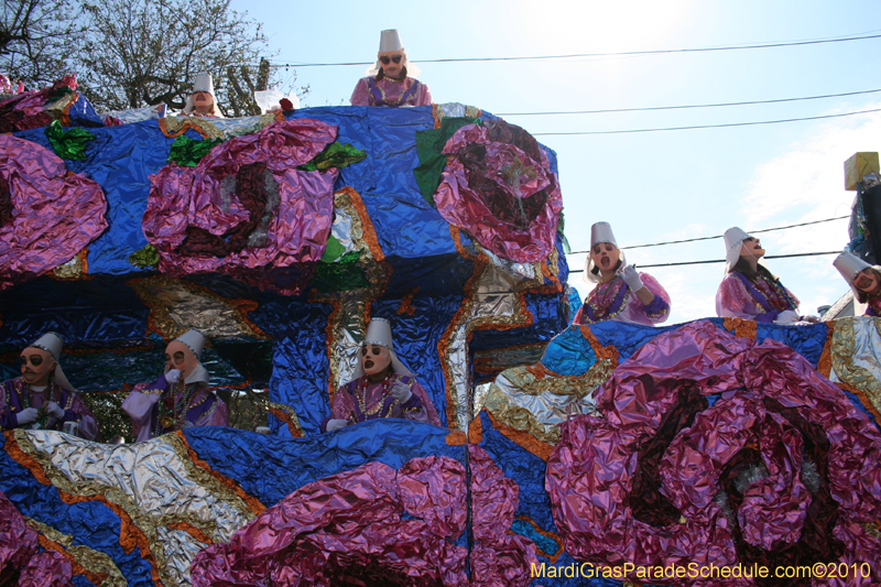 Krewe-of-Mid-City-2010-Mardi-Gras-New-Orleans-Carnival-9162