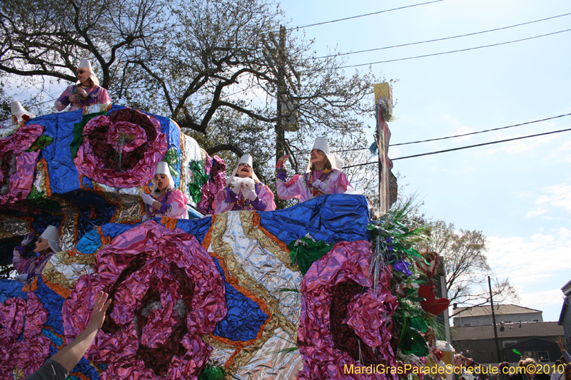 Krewe-of-Mid-City-2010-Mardi-Gras-New-Orleans-Carnival-9165