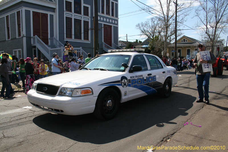 Krewe-of-Mid-City-2010-Mardi-Gras-New-Orleans-Carnival-9167