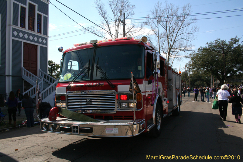 Krewe-of-Mid-City-2010-Mardi-Gras-New-Orleans-Carnival-9170