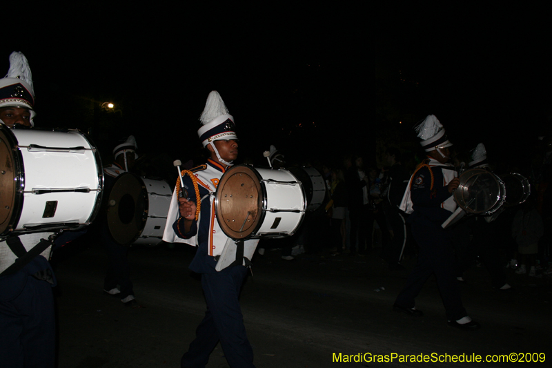 2009-Krewe-of-Muses-New-Orleans-Mardi-Gras-0591