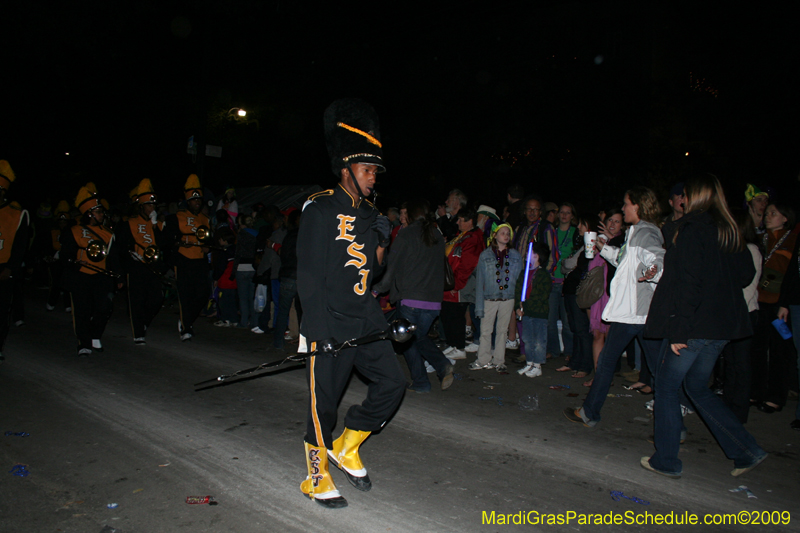 2009-Krewe-of-Muses-New-Orleans-Mardi-Gras-0608