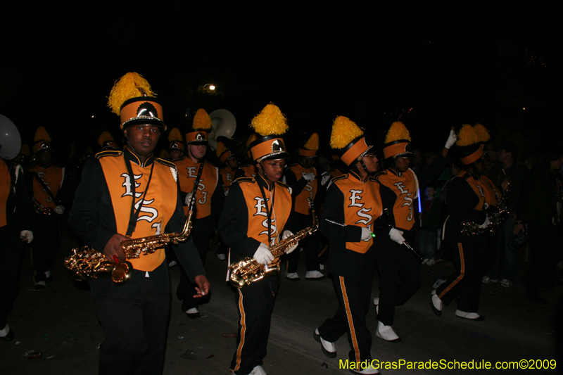 2009-Krewe-of-Muses-New-Orleans-Mardi-Gras-0610