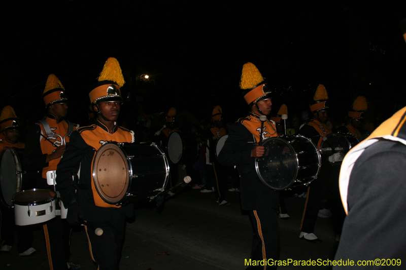 2009-Krewe-of-Muses-New-Orleans-Mardi-Gras-0612