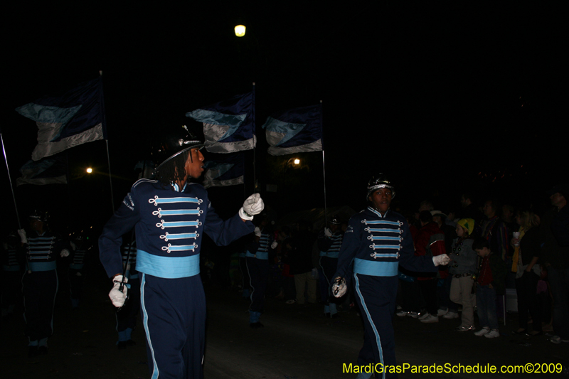 2009-Krewe-of-Muses-New-Orleans-Mardi-Gras-0625