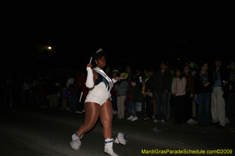 2009-Krewe-of-Muses-New-Orleans-Mardi-Gras-0627