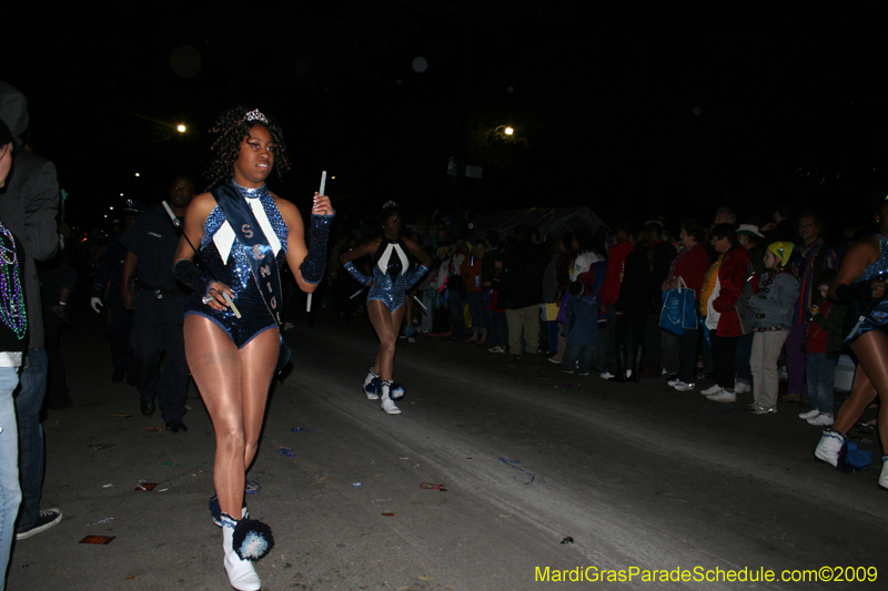 2009-Krewe-of-Muses-New-Orleans-Mardi-Gras-0628